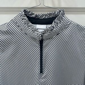 Chicos Zenergy quarter zip top